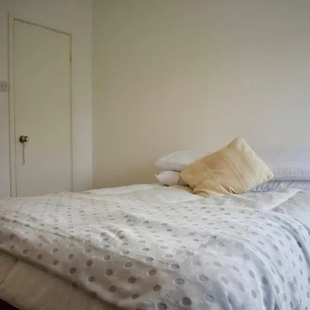 Ballsbridge 2 Bedroom With Balcony Apartment